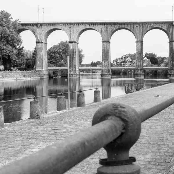 Le viaduc de Laval